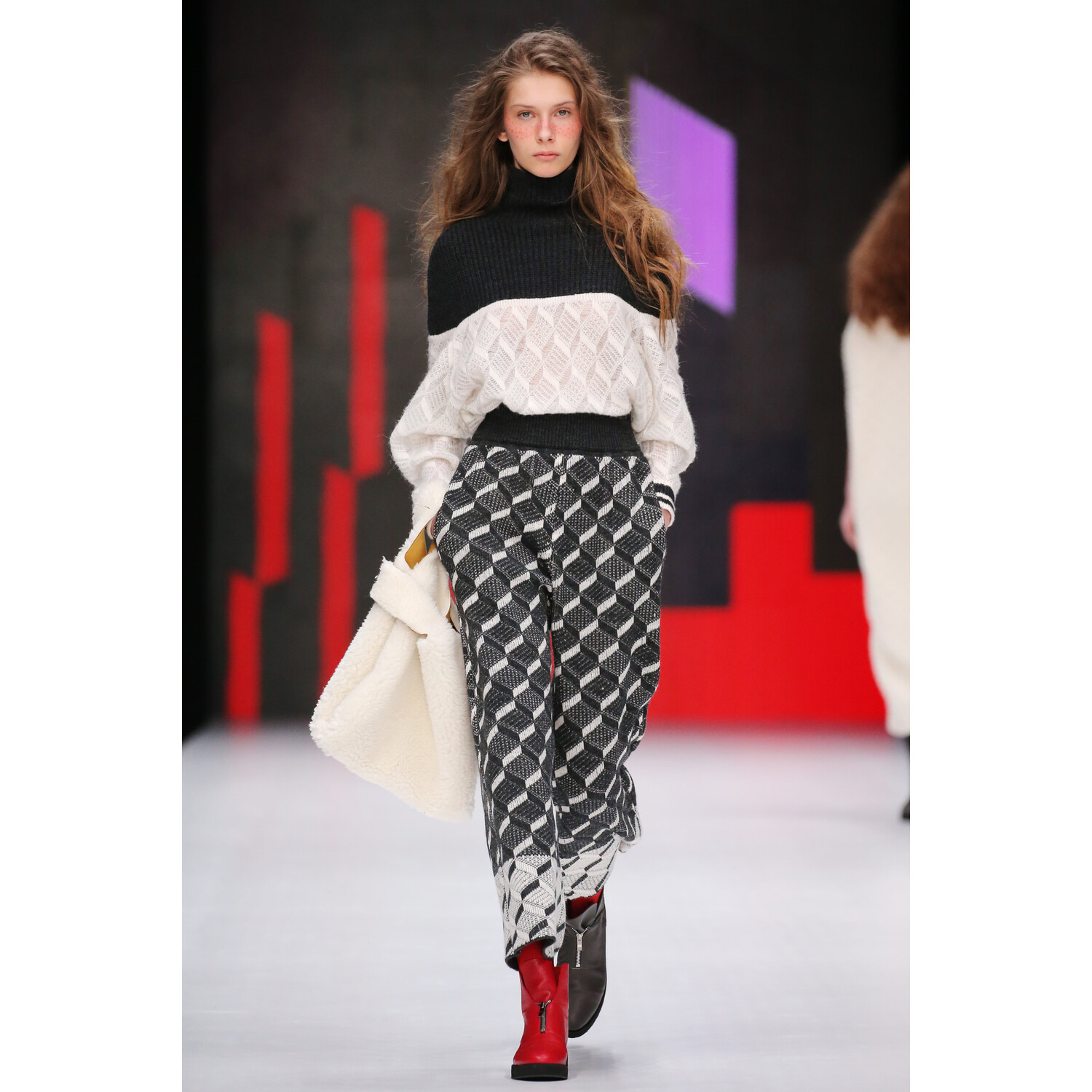 Фото KSENIASERAYA Fall 2018 Ready-to-Wear , Ксения Серая осень зима 2018 , Fashion show , неделя моды в Москве , MBFWRussia , Mercedes Benz Fashion Week , Mainstyles , Mainstyle